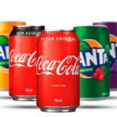 Descubra o prazer de saborear um refrescante Refrigerante em Lata, da categoria Bebidas. Uma lata gelada, compacta, prática de levar e abrir. O sabor é uma explosão efervescente que revitaliza e refresca. Perfeito para acompanhar sua refeição ou como uma deliciosa pausa no seu Dia. Escolha seu sabor favorito e desfrute desta experiência borbulhante e revigorante!