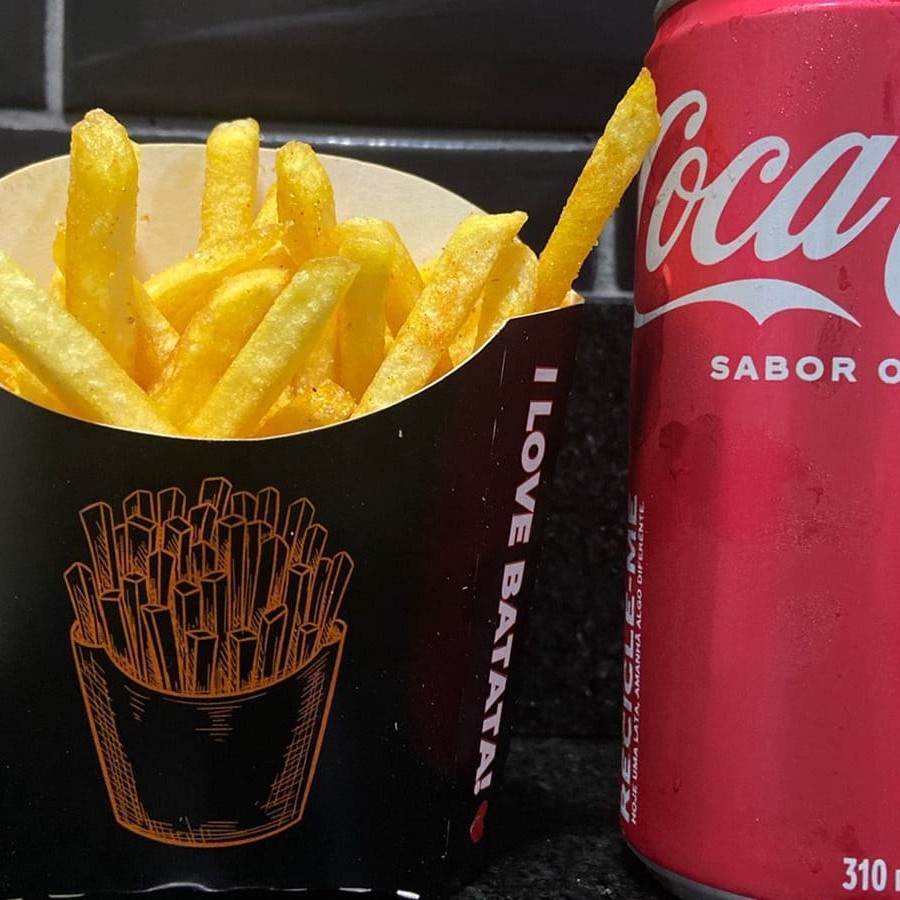 Nossa Batata crocante com aproximadamente 150gr + 1 Bebida da sua escolha.