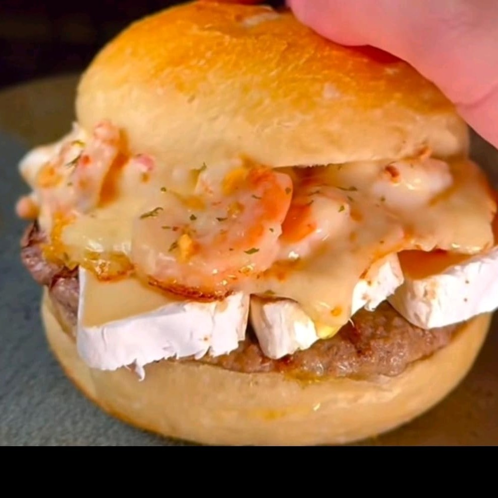 Pão artesanal, Camarão com queijo  e queijo minas