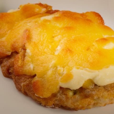 Acompanha arroz feijão farofa guarnição escolher