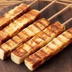 Aprecie a autenticidade e o sabor do nosso Queijo Coalho, servido em duas unidades generosas.