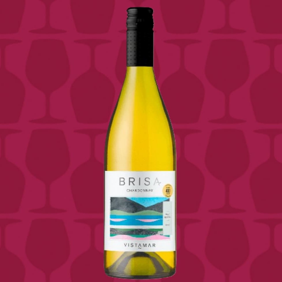 O Chardonnay do Vale Central é uma verdadeira expressão do terroir da região, beneficiando-se de um clima mediterrâneo temperado com grande variação térmica e solos diversificados, que vão de arenosos a argilosos e pedregosos. Este vinho apresenta uma cor amarelo palha brilhante e um aroma limpo e frutado, destacando-se pelas notas de peras maduras e delicados toques cítricos. No paladar, é frutado, fresco, redondo e envolvente. Harmoniza perfeitamente com frango ou peru, crustáceos gratinados e peixes com molhos cremosos.