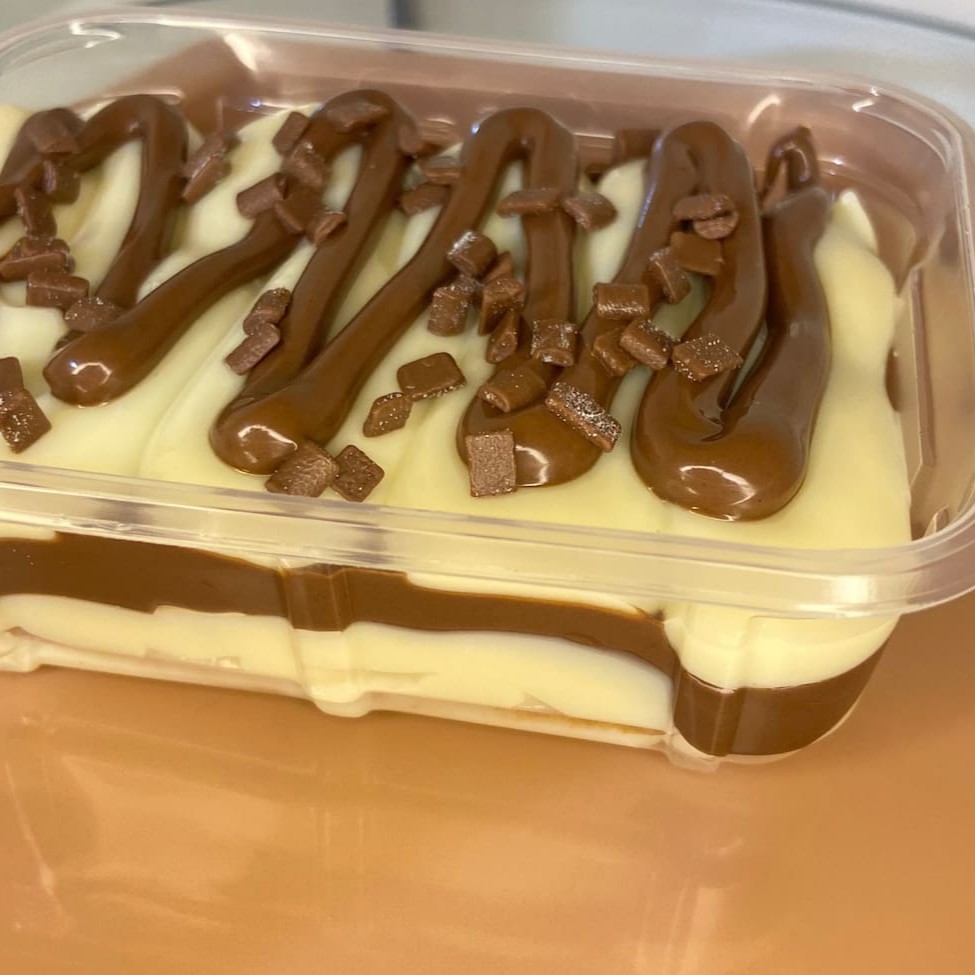 Nosso delicioso creme 3 leites , biscoitos de maisena e Nutella pura, finalizado com granulê. Embalagem de 150ml