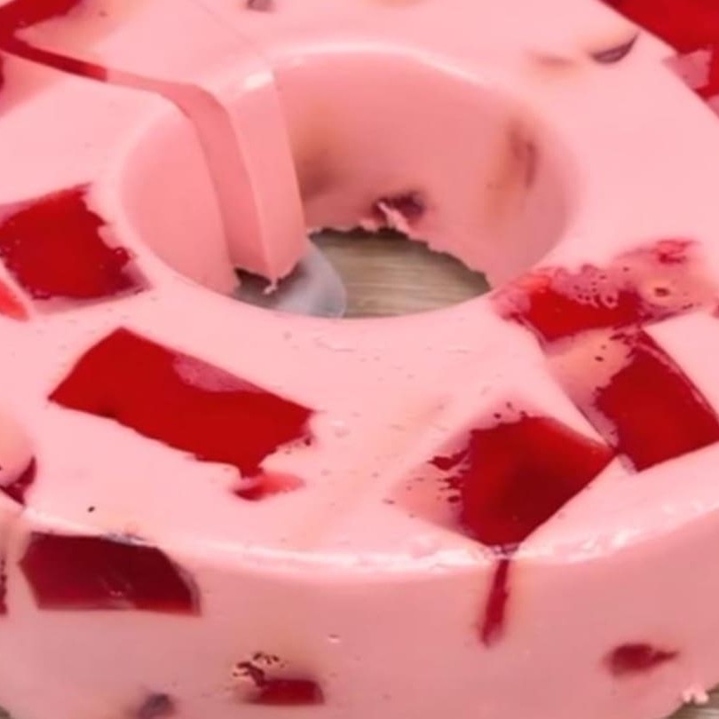 Gelatina , leite condensado,creme de leite, leite