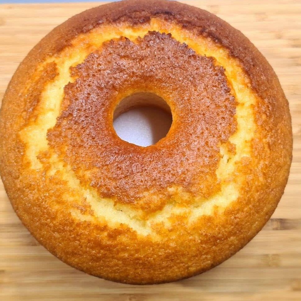 Bolo feito a uma massa especial sabor laranja