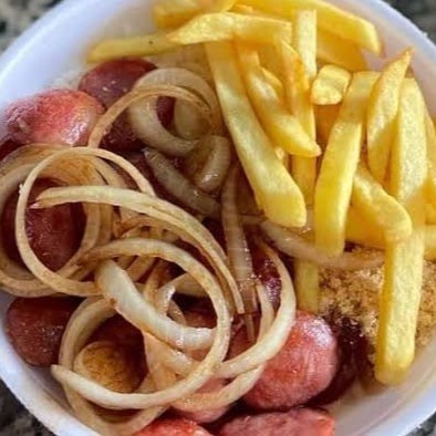 Acompanha arroz, feijão, macarrão e farofa. _ _ #Quentinha #Marmita #Feijoada #Carré #Frango #Contrafilé #Sobremesa #Pudim