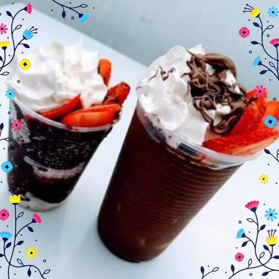 Deslumbre-se com o nosso Açaí de 250 ml! Um prato cativante da categoria 'Açaí', meticulosamente preparado para proporcionar uma experiência culinária inigualável. Este suculento açaí, extraído das melhores bagas da Amazônia, promete uma explosão de sabores frescos e autênticos. Trazendo uma mistura perfeita de doçura e frescor, é o prato ideal para refrescar o seu Dia, enquanto nutre o seu corpo. Servido na quantidade perfeita de 250 ml, este delicioso açaí é uma experiência de sabor que você não vai querer perder!