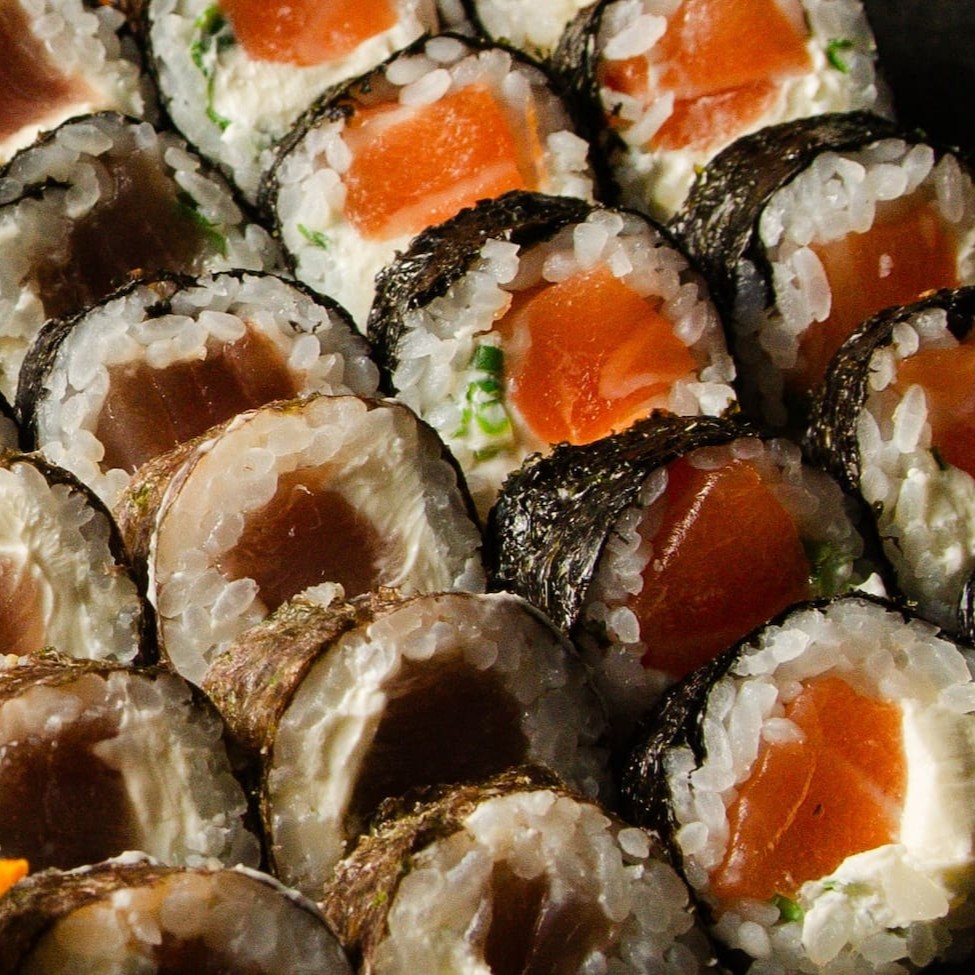 Escolha a melhor combinação de makimonos, hots e uramakis!