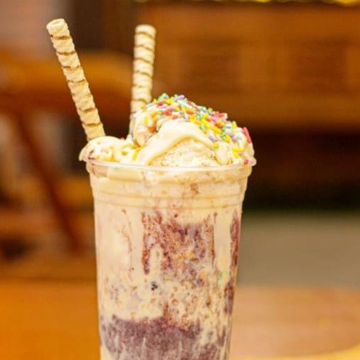 Açaí com um delicioso creme de Coco Branco. Simplesmente irresistível.