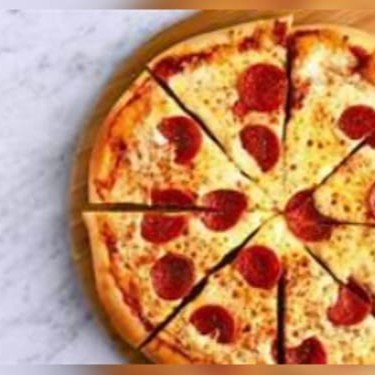 Uma deliciosa pizza Media 30cm + um refrigerante 1.5l