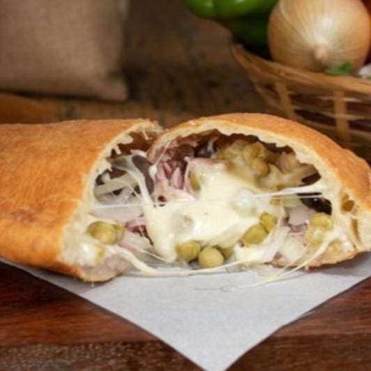 "Combo 2 Fogazza Frita 'Sabores"" + 2 Bebidas!"