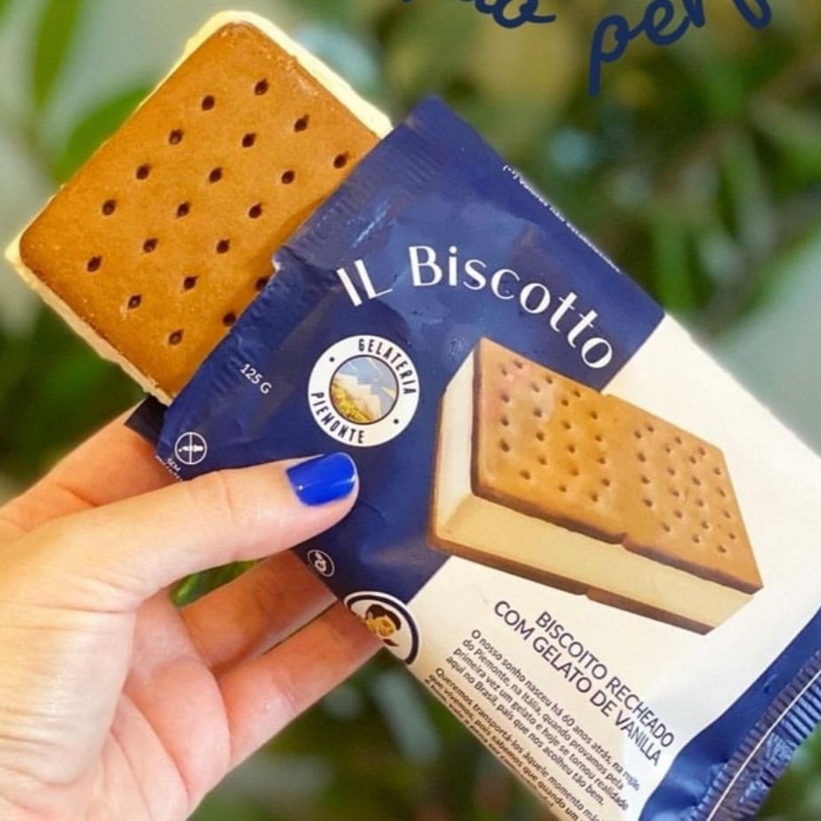 Delicioso biscoito recheado com sorvete italiano de baunilha.