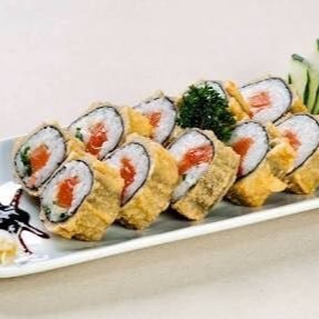 Salmão, cream cheese e cebolinha empanado na farinha panco.