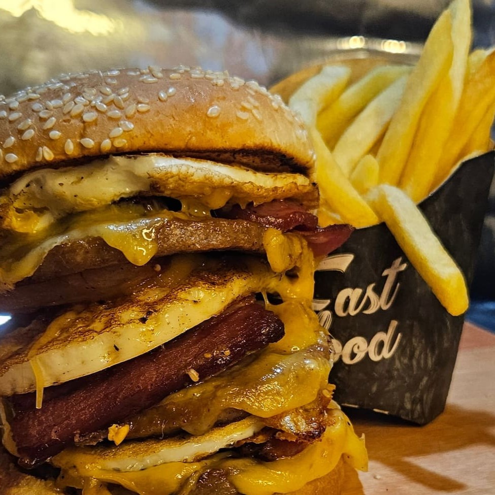 Hb Burgão + Batata +Guaracamp Ou Reifri Lata