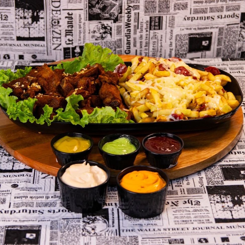 Costelinha suína + batata Maluca (calabresa, bacon, mussarela)