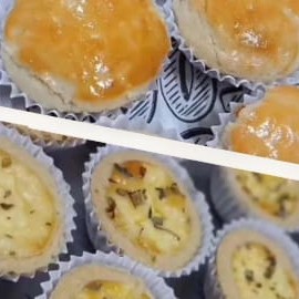 Deliciosas mini empadas assadas, com 50 unidades