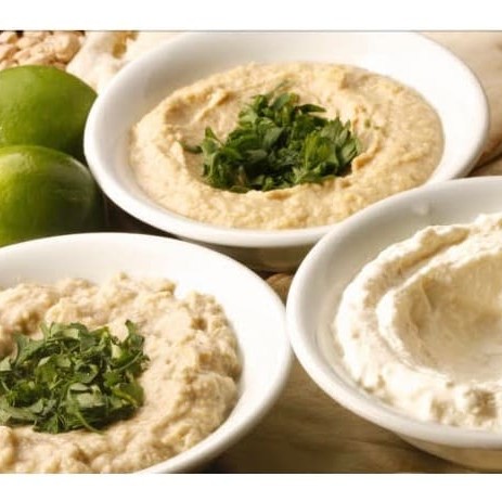 Porçoes para ate 3 Pessoas Das 3 Pastas e cesta de pao Arabe aperitivo.