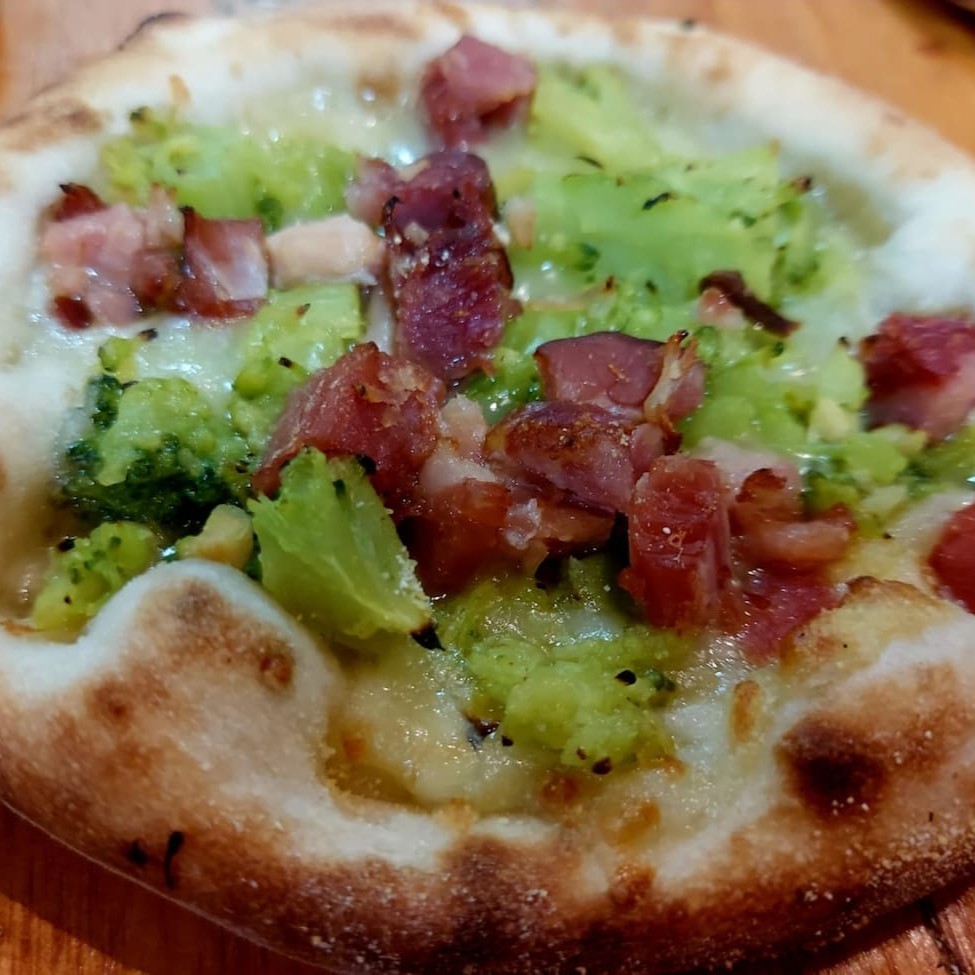 Brocolis temperado mussarela e bacon