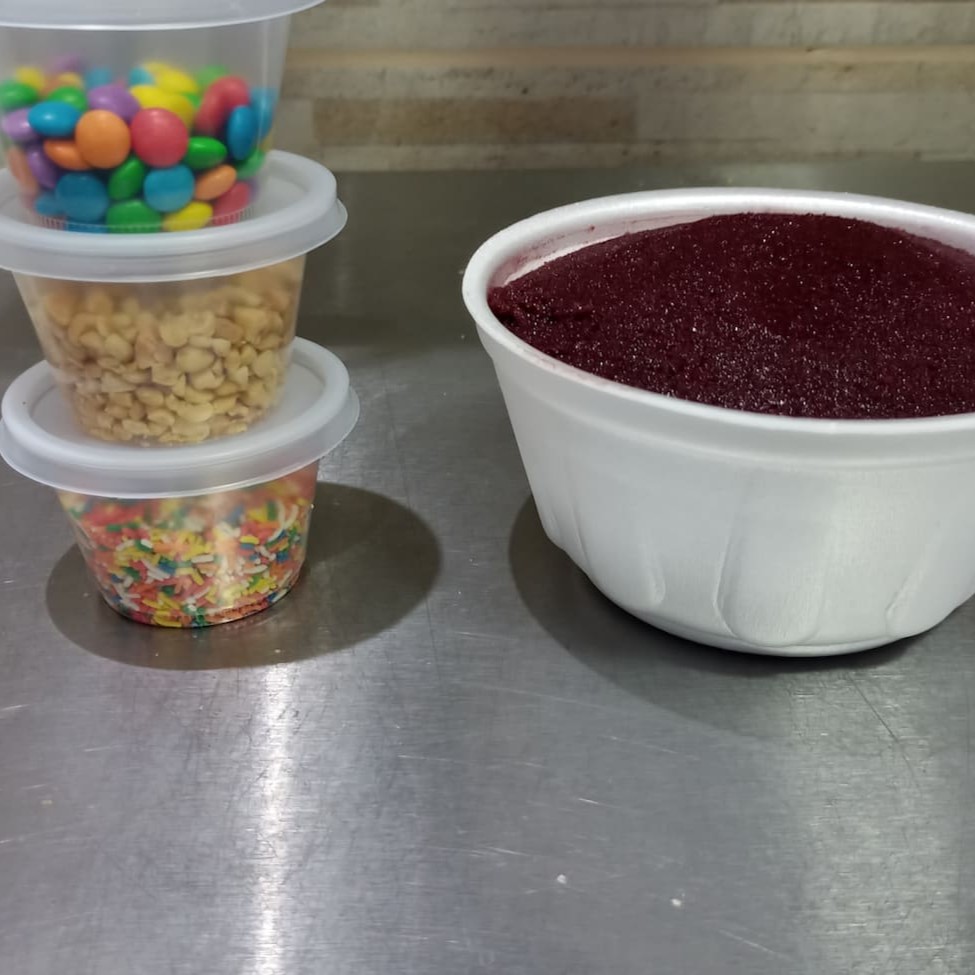 São 300 Gramas  do melhor açai do  batido com as melhores polpas  e fruta de verdade ,xarope de Guaraná artesanal. * peso aproximado*