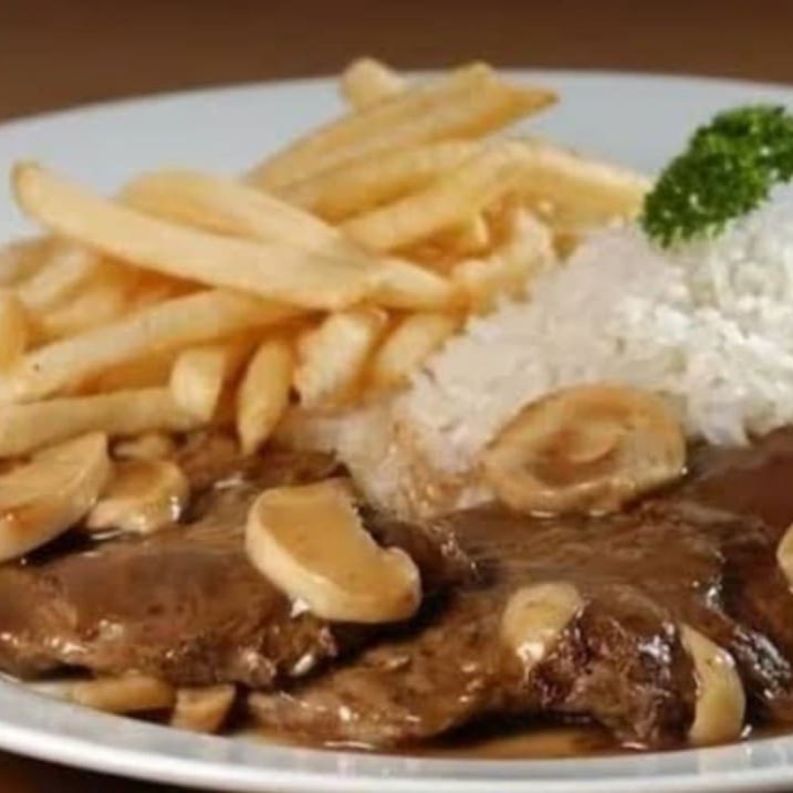 Arroz a piamontese e fritas