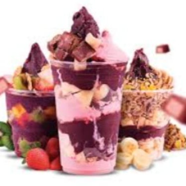 Receba seu Copo Açai Ou Sorvete 330 Ml com todos os complementos separados e organizado.