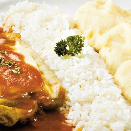 Refeição: À Parmegiana De Frango + Complementos.