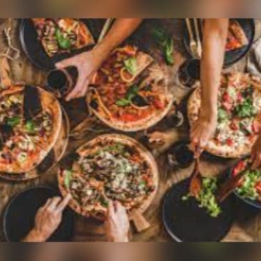 Reúna a Família os Amigos e Peça a sua Resenha em Casa, São 3 Pizza Média (30cm) A Partir de R$ 109,99!!! Melhor Custo Beneficio, Temos Diversos Sabores, Pizzas Salgadas e Doces.