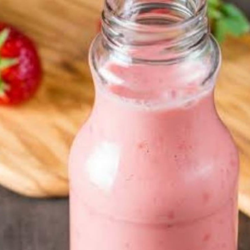 Leite , leite em pó, morango, leite condensado