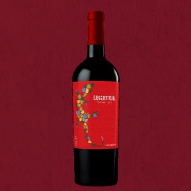 Região: Canelones / Uruguai  Uva: Tannat  Produtor: Braccobosca  Características olfativas Aroma intenso de chocolate com um toque de especiarias e florais.  Características gustativas Vinho bem equilibrado e redondo, sabor de chocolate com um toque de especiarias e florais.