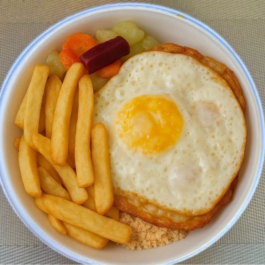 Ovo Frito com Fritas; Escolha os acompanhamentos: