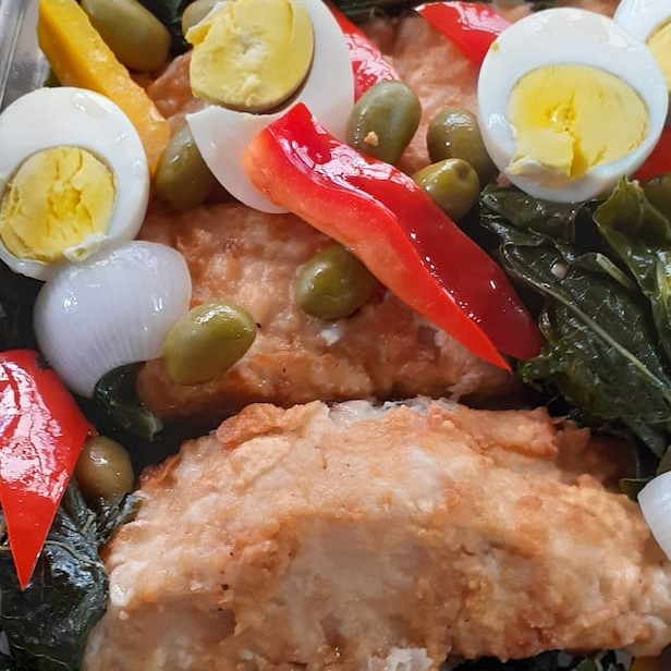 500 gramas de bacalhau frito com alho torrado.