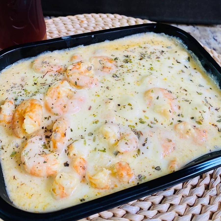 Nhoque ao molho branco de camarão