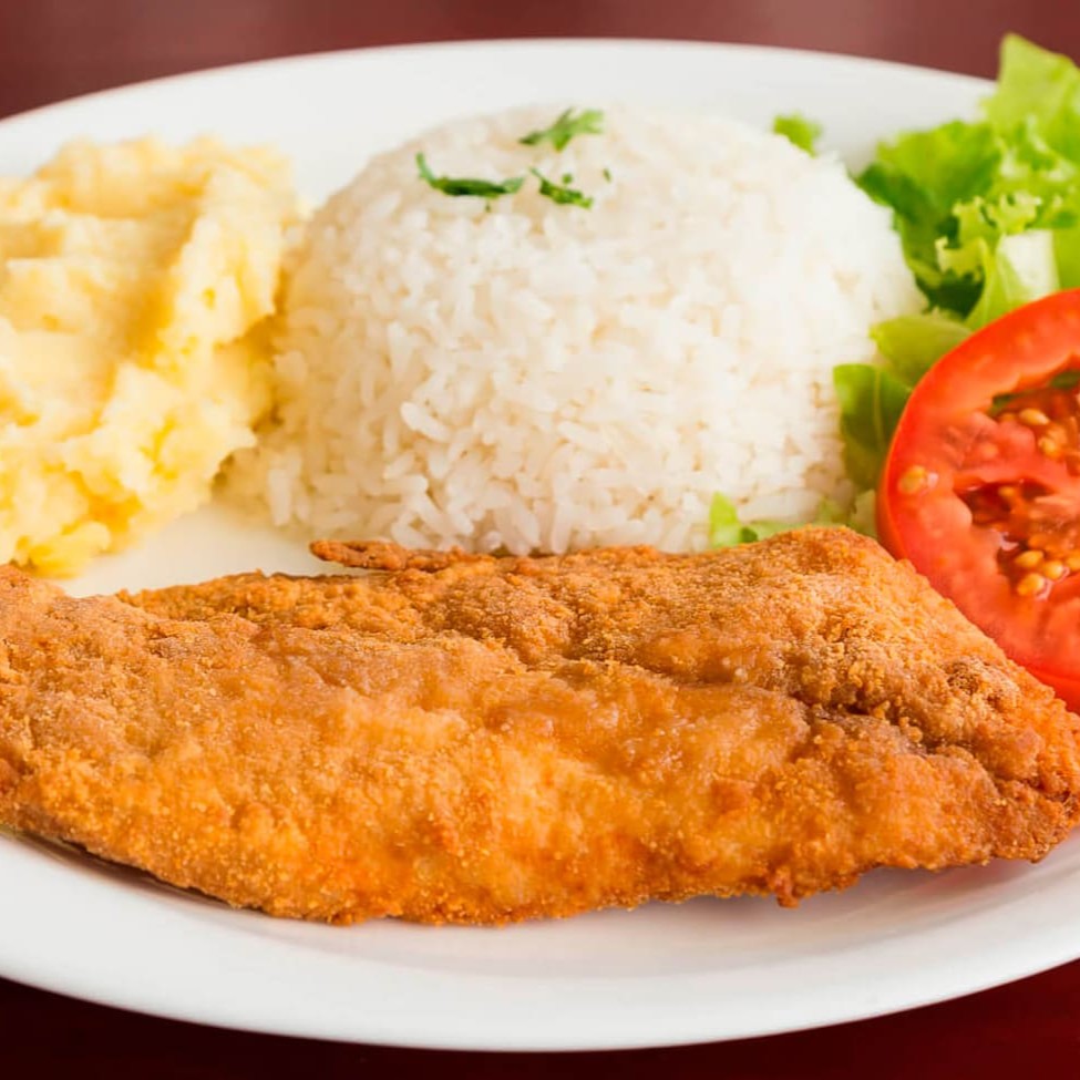 Deliciosa Marmita de Filé de Peixe. Acompanha: Arroz, Feijão preto,Macarrão farofa e Maionese ou Salada verde ou salada de legumes .(cliente deve escolher o acompanhamento)pode troca o arroz comum por arroz integral