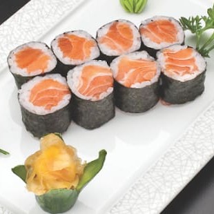 Enrolado de salmão.