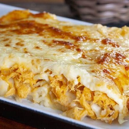 Delicioso & Saboroso Escondidinho da Vovó . Acompanha arroz , escolha seu sabor .