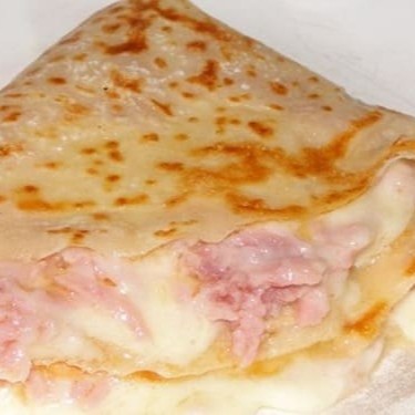 Crepe de massa caseira, super recheado com presunto sem capa ralado, mais 1 queijo e 5 acompanhamentos de sua preferência!  #acai #crepe #tapioca #salada #natural #fit #lowcarb #jardimcrepetapioca #lanche #francesa #crepesalgado #crepedoce #tapiocasalgada #tapiocadoce #Catupiry #frango #carneseca #costelabovina #camarão #salmão #salame #presunto #calabresa #peitodeperu #docedeleite #Nutella #romeuejulieta #chocolate #kinderbueno #Milka #nestle #lacta #pizza #hamburguer #artesanal