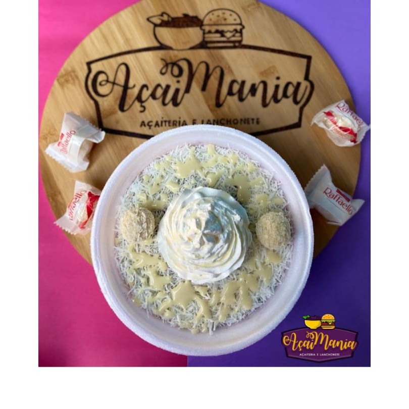 O melhor açaí, chantilly, bombom Raffaello, creme especial de Ninho, coco ralado e leite condensado.