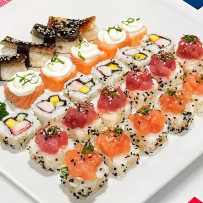 5 salmão com cream cheese + 6 salmão roll + 6 tuna roll + 6 califórnias + 4 sushis