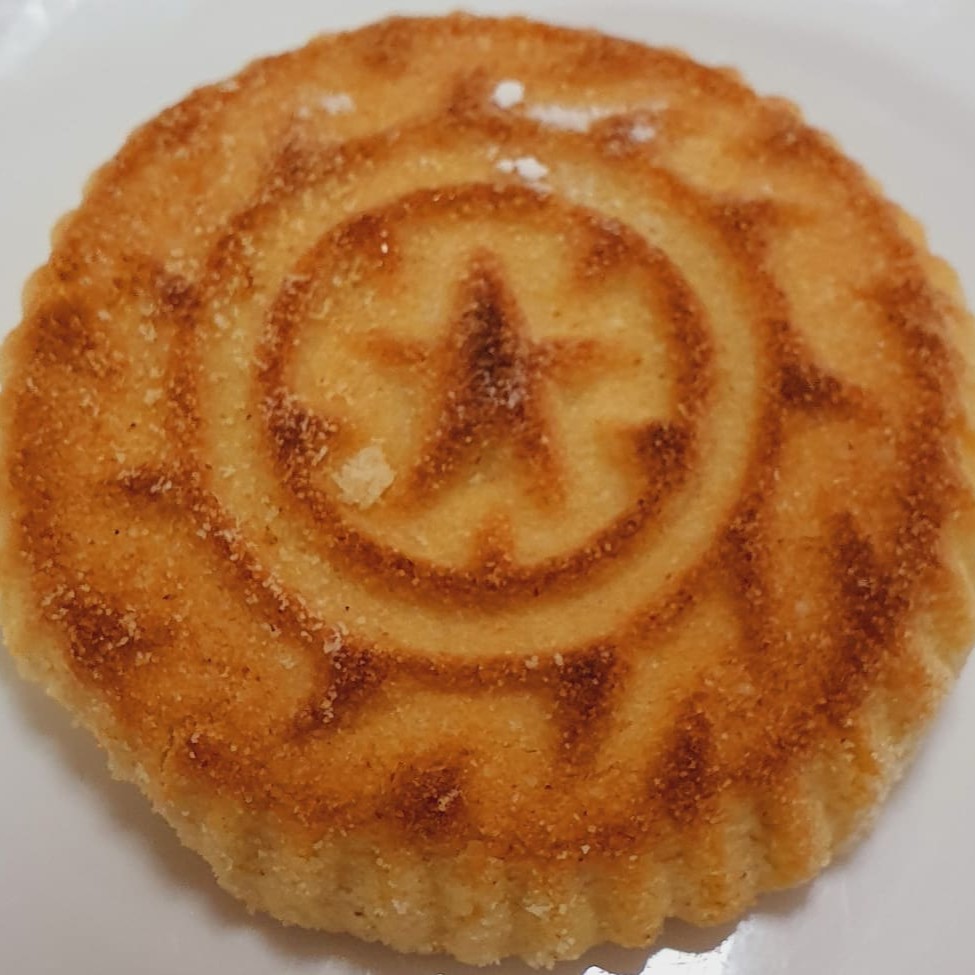 Biscoito com Massa de Semolina recheado com Tâmaras  ( Mamul )  ( Ma´ Amoul )  ( Maamoul - Origem Libanesa e Síria )  #tags: doce - árabe - sírio - libanes - turca - marroquina - sobremesa - docinho - habib - tarde - pospasto - lanchinho