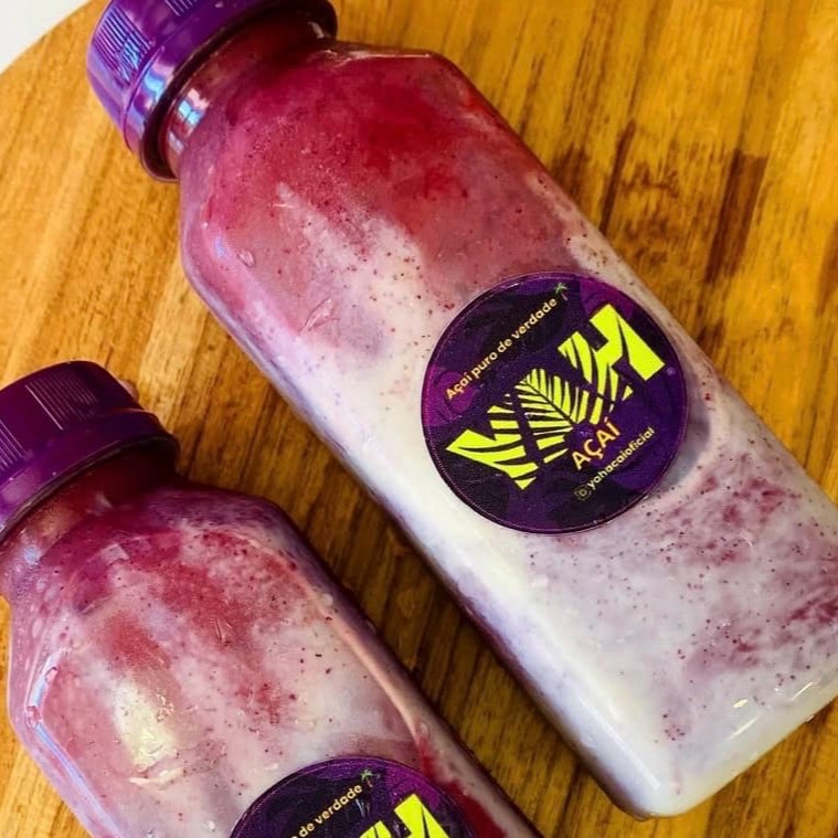 Seu delicioso açaí batido bem cremoso com ingredientes especiais, com direito a leite condensado, polpa de frutas e o melhor é batido na hora para você saborear bem fresquinho.