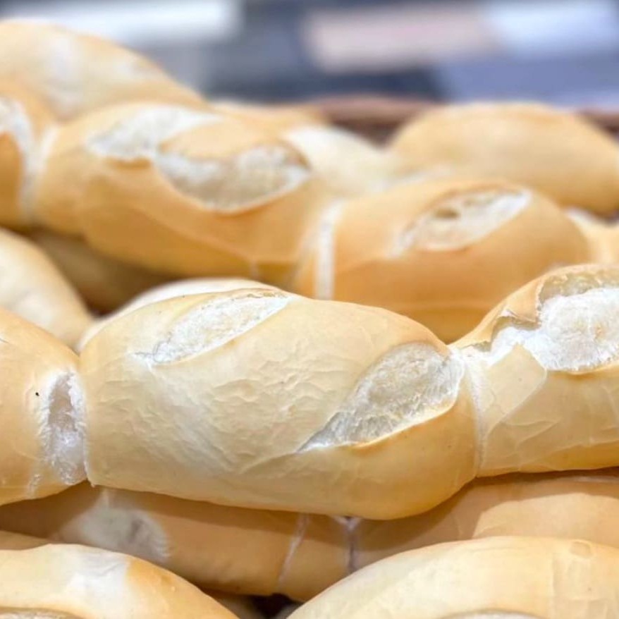 10 pães de sal + 200 gramas de presunto + 1 pakera de 2 litros