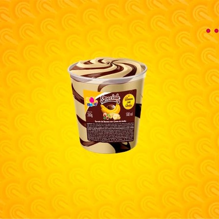 Sorvete sabor banana com creme de avelã.