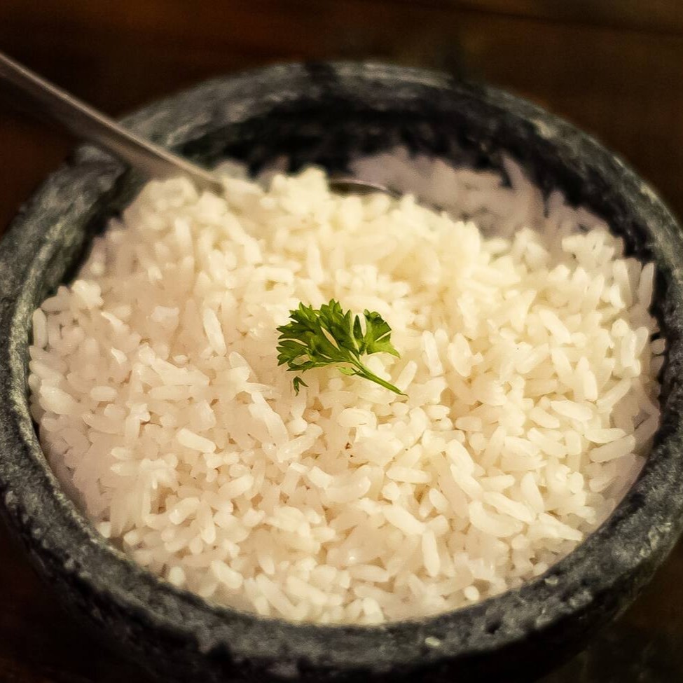 A quantidade é indicada para 2 pessoas já levando em consideração outros dois acompanhamentos.