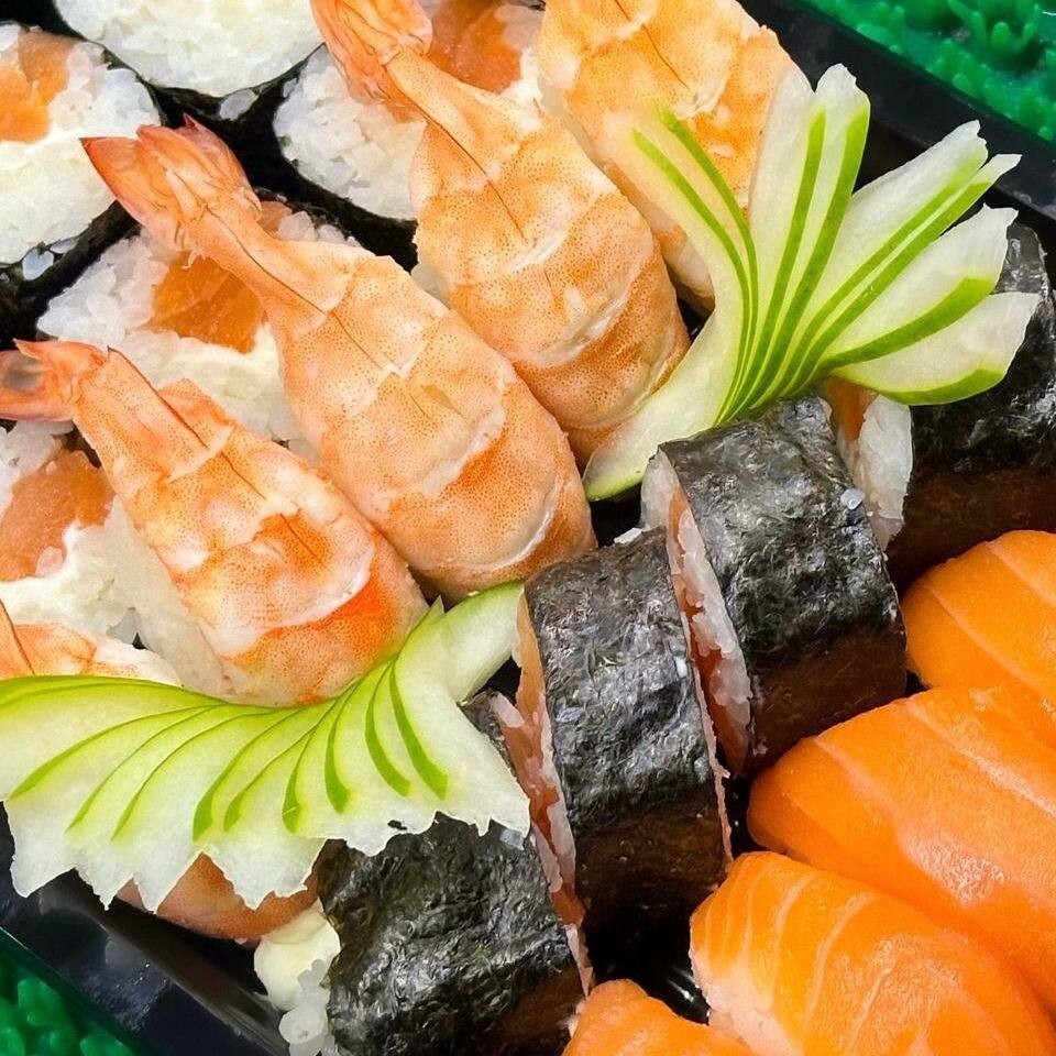 10 Filadelfia, 5 Sushi Salmao, 5 Sushi Camarao