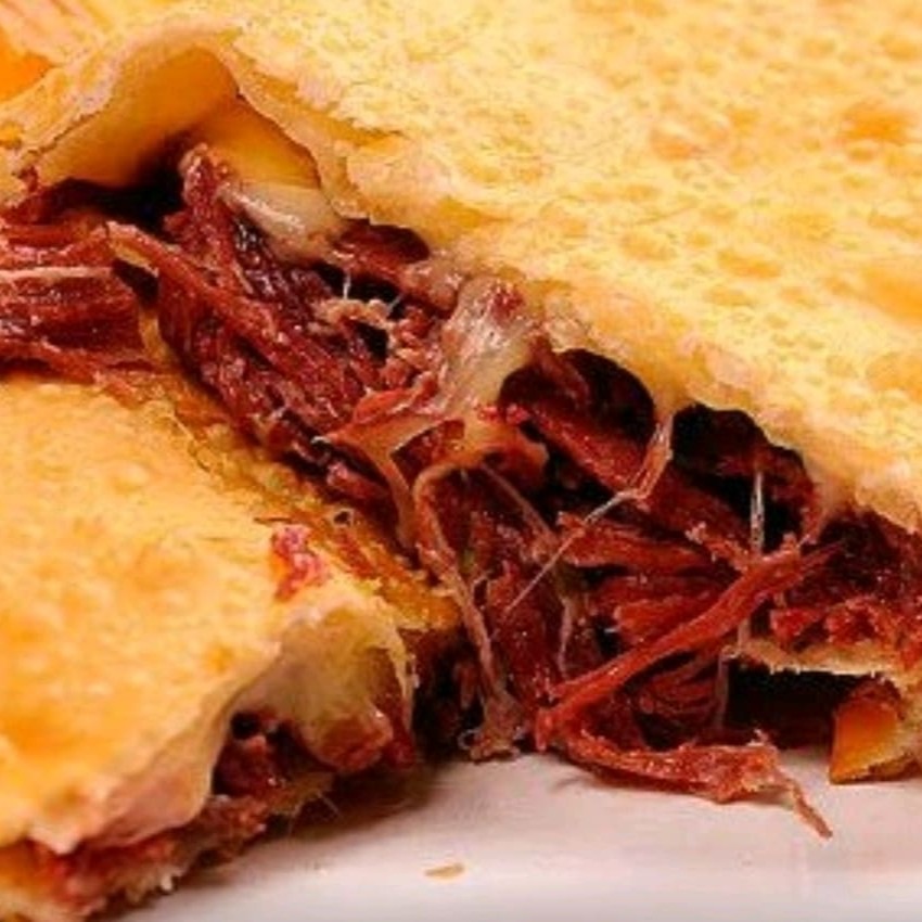 Pastel aproximadamente 30cm de Carne Seca