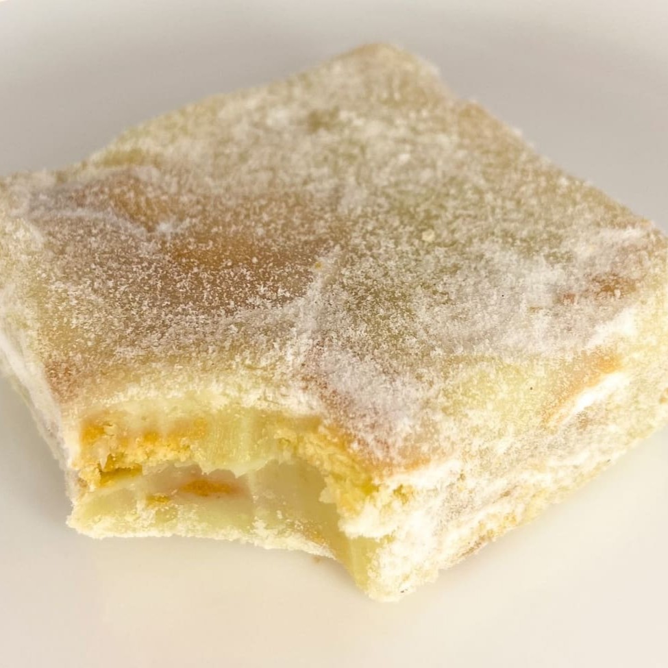 Deliciosa palha italiana feita com o verdadeiro biscoito maizena e brigadeiro de leite Ninho Nestlé.