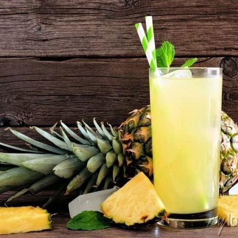 Suco natural de abacaxi feito na hora 400 ml