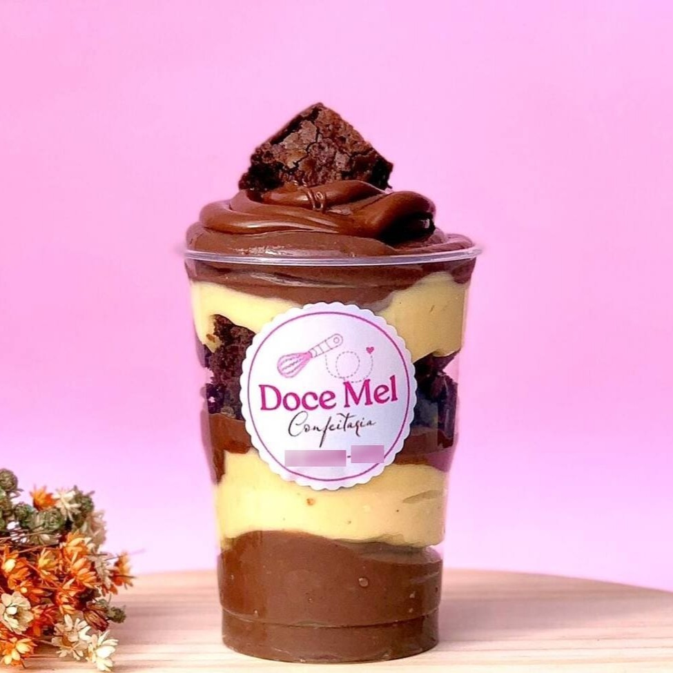 Copo da Felicidade Tropical Bliss. Experimente já nosso copo da felicidade de brownie, chocolate, maracujá e Nutella! Um trio de sabores que se completam perfeitamente!   --------- tags ---------  oferta , menor preço , preço baixo , 0,99 , 0800 , desconto , promoção , cupom , entrega rápida , frete , perto de mim , confraternização , happy hour , grátis , barato , aniversario , presente , surpresa , parabéns , vela , festa , kit festa , família , kids , Blend , burgue , lanche , sobremesa , doceria , confeitaria , gourmet , recheado , cobertura , gostoso , caseiro , vovo , vovó , combo ,  Bolos , Doces , Dia dos pais , festa junia , caldos , Bolo gelado , cheesecake , cupcake , fatia , caseirinho , piscina , piscininha , bolo de pote , bolo no pote , bento cake , vulcão , Docinhos , brigadeiro , brigadeirão , copo da felicidade , brownie , cookie , musse , mousse , afogadinho , banoffe , pudim ,  casquinha , sorvete , gelado , dimdim , açaí , picolé , sacolé , geladinho , cheese , che