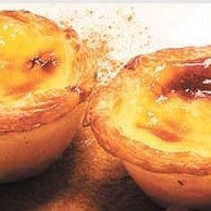 Massa folhada com o tradicional creme de ovos