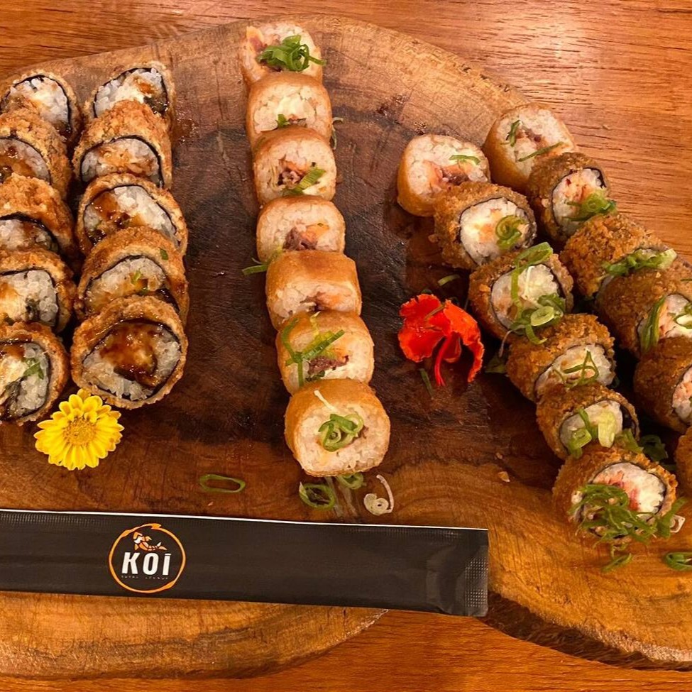 10 Hot Skin + 10 Hot Philadelfia + 10 Haru Hot.  ----------tags------------- Sushi/japa/culinária japonesa/sushi em casa / promoções/makimonos/Philadelphia/filadélfia/hot filadélfia/ hot Philadelphia/sunomono/entre grátis/combinados/Carpaccio/cevite/sashimi de salmão/sushi por 1 real / promoção de hot/temaki/yakissoba/promoção/entrega gratis/cream cheese/salmao/sushi em casa/entrega rapida/tudo po